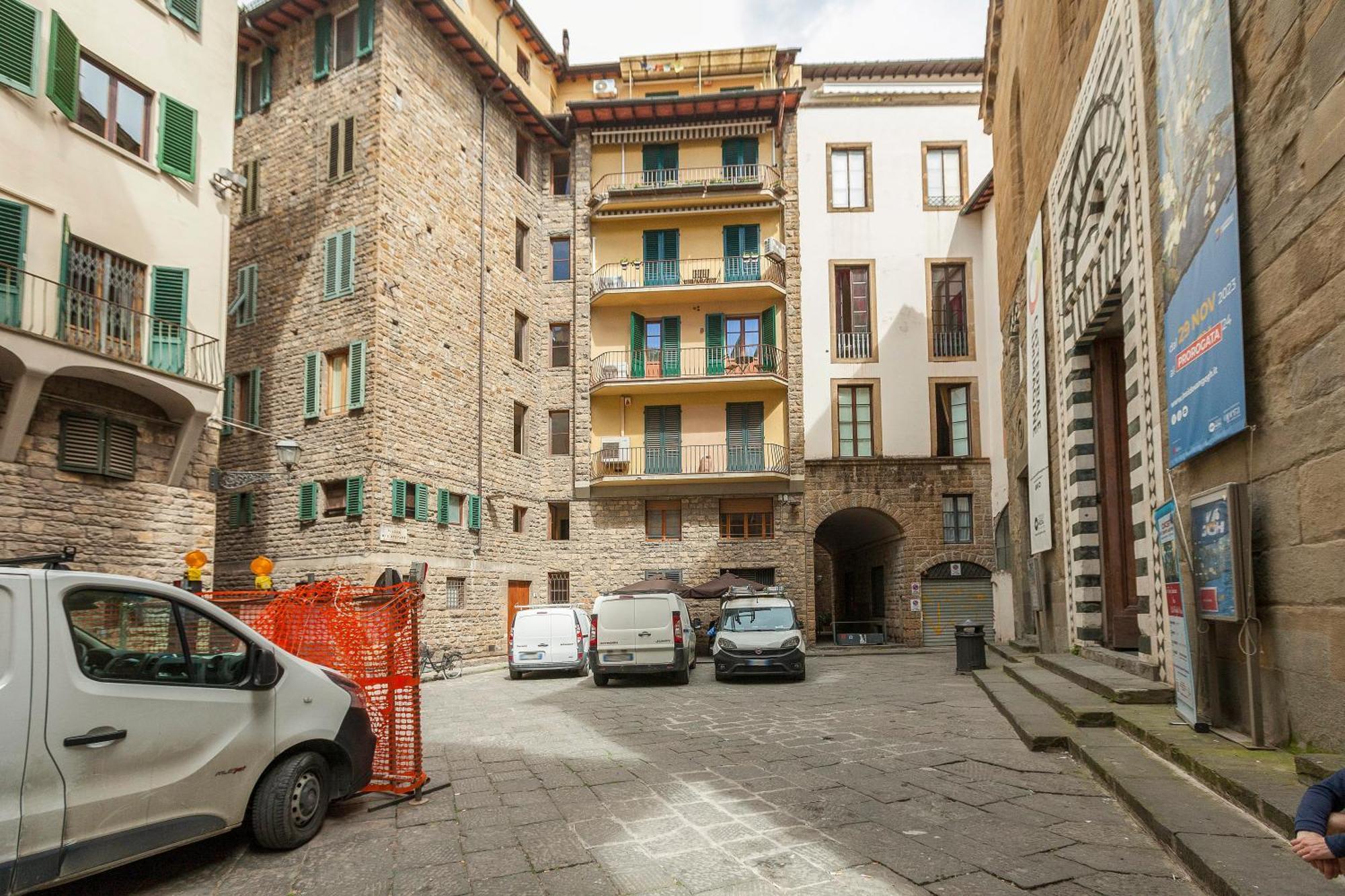 Mamo Florence - Santo Stefano Apartment Екстер'єр фото